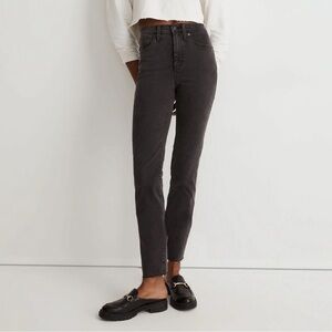 Madewell Stovepipe Jeans in Banberry Wash Raw Hem Edition - Size 27